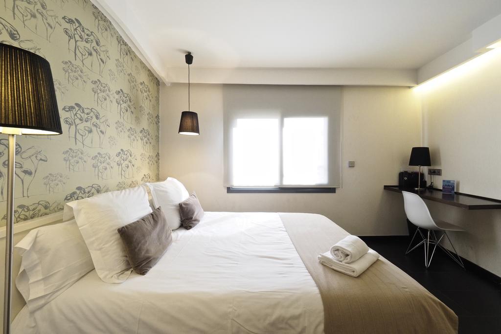 Barcelona Fifteen Central Aparthotel Ngoại thất bức ảnh