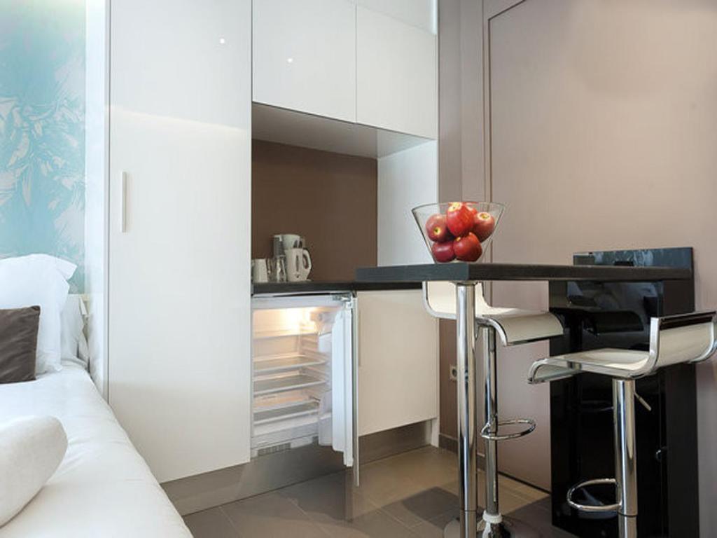 Barcelona Fifteen Central Aparthotel Phòng bức ảnh